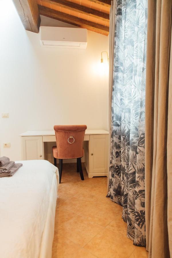 Country Chic Pistoia-Casa In Campagna Giardino, Parking Exterior foto