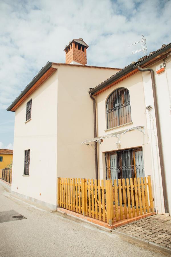Country Chic Pistoia-Casa In Campagna Giardino, Parking Exterior foto